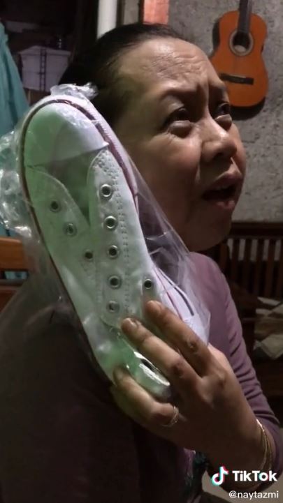 Tergiur harga ponsel Rp 90 ribu, barang yang datang bikin tepuk jidat