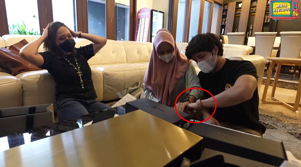 6 Potret kado pernikahan Atta dan Aurel dari Irwan Mussry, fantastis