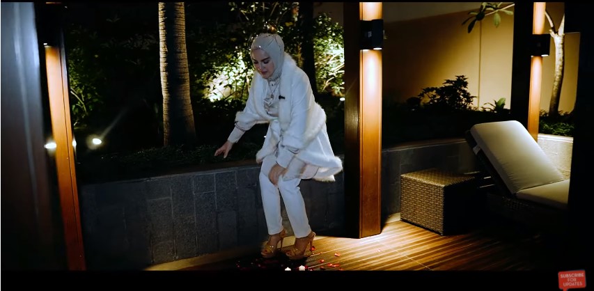 10 Momen romantis Irish Bella dapat kado mewah dari Ammar Zoni