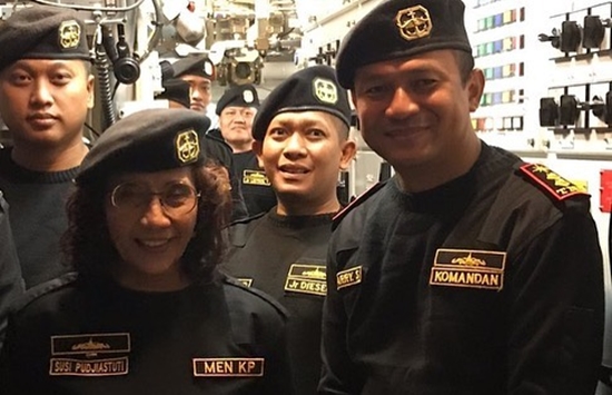 5 Potret kenangan Susi Pudjiastuti dengan Kolonel Laut Harry Setyawan