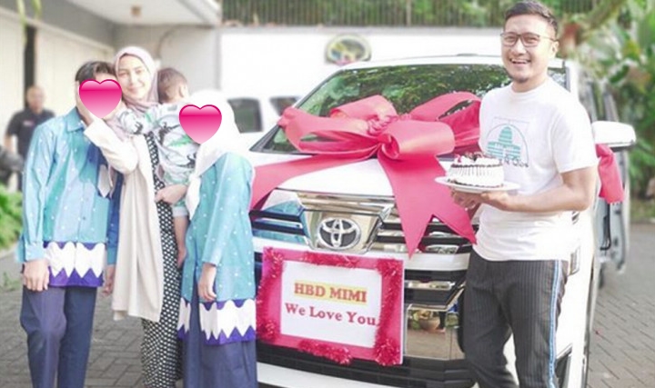 5 Seleb dapat kado mobil dari suami saat ultah, penuh kebahagiaan