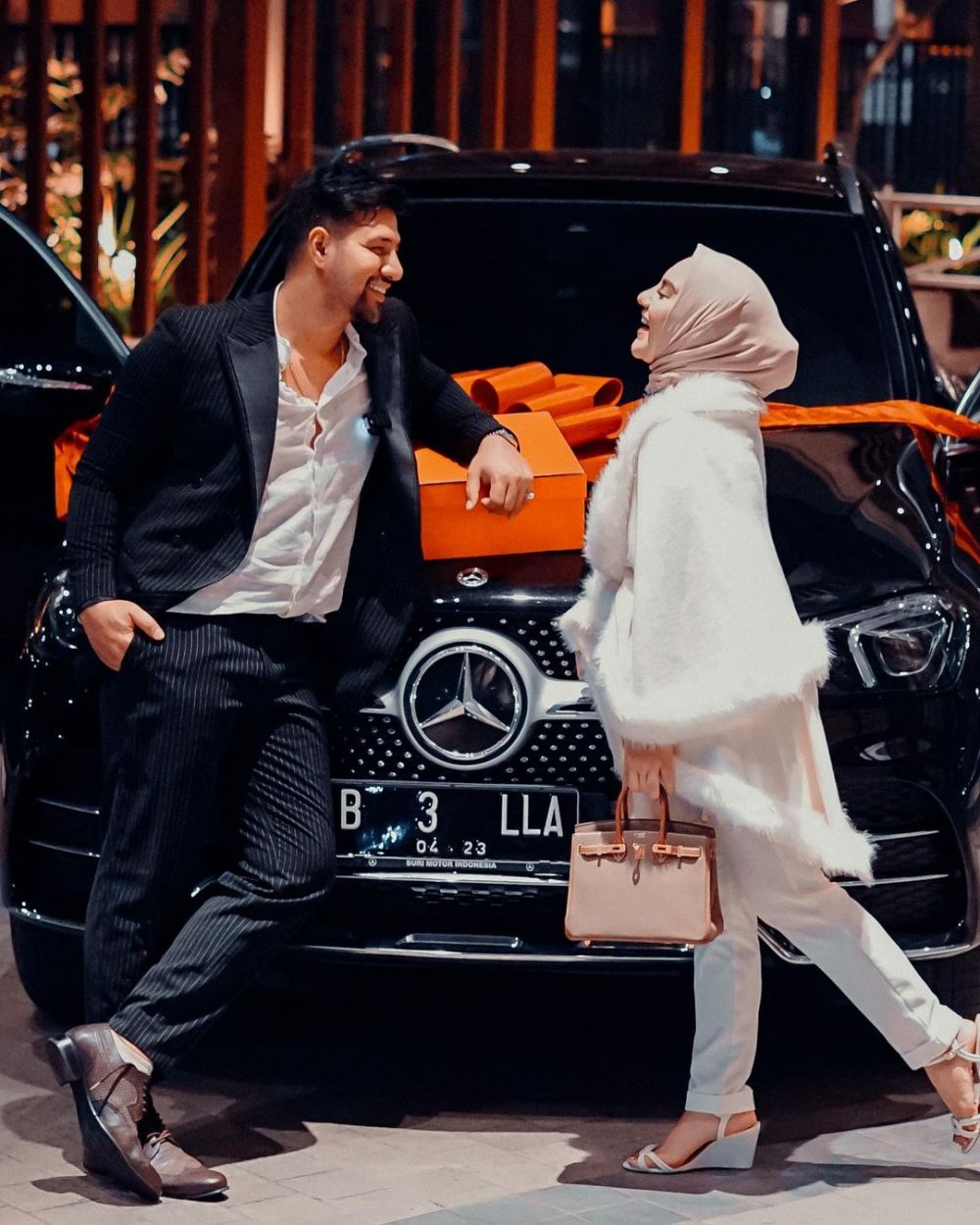 5 Seleb dapat kado mobil dari suami saat ultah, penuh kebahagiaan