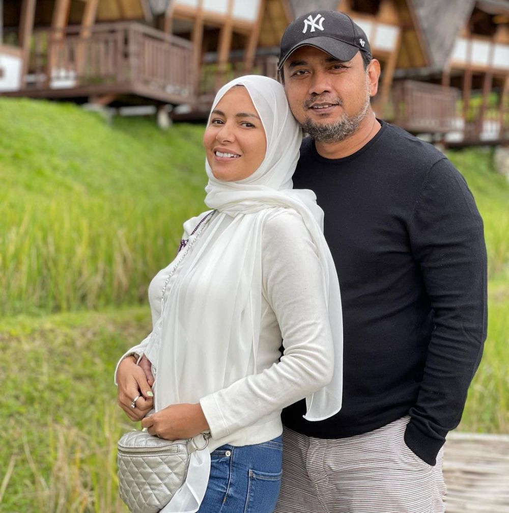 8 Seleb ganteng ini punya fobia unik, dari buah hingga kuku