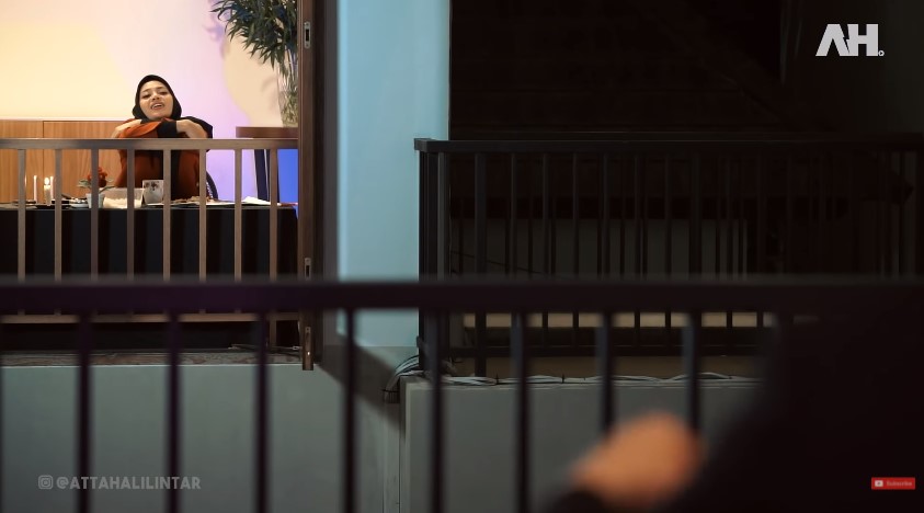 10 Momen dinner romantis Atta dan Aurel, suap-suapan dari jauh