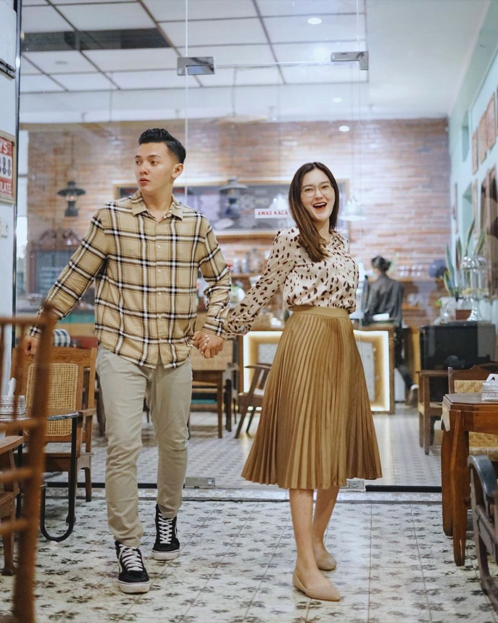 Hamil 6 bulan, ini 10 momen Nella Kharisma pamer baby bump