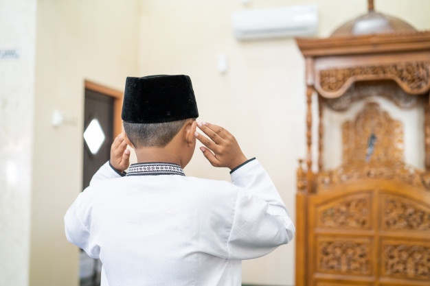 Tata cara sholat berjamaah bagi makmum masbuk, lengkap dengan hukumnya