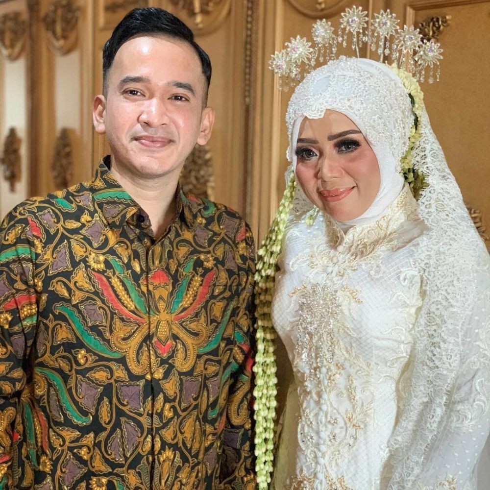 Anniversary ke-2, ini 8 potret lawas pernikahan Muzdalifah dan Fadel