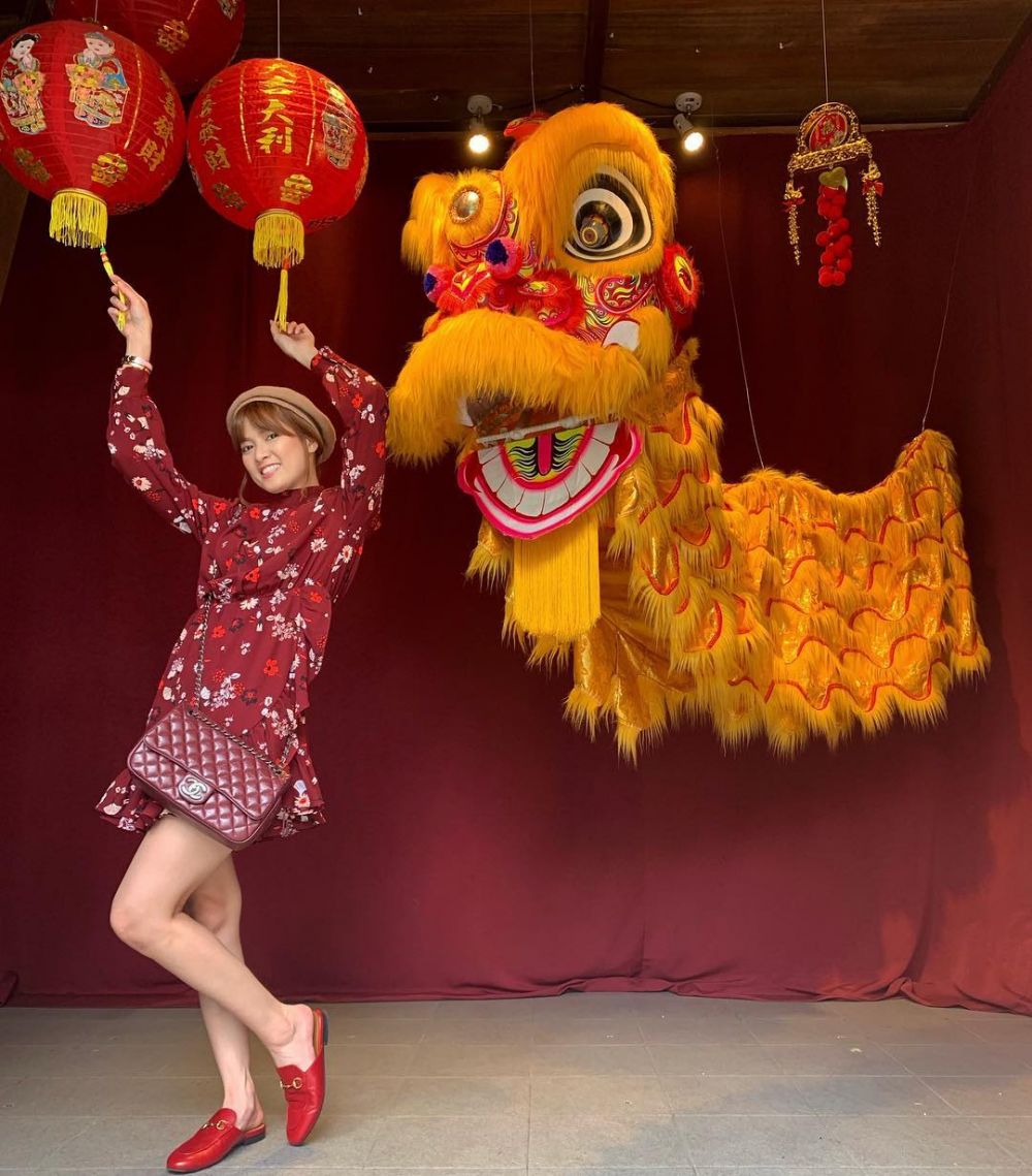 10 Gaya outfit Chika Jessica kenakan dress, bisa jadi inspirasi