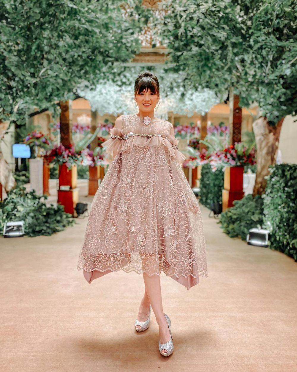 10 Gaya outfit Chika Jessica kenakan dress, bisa jadi inspirasi