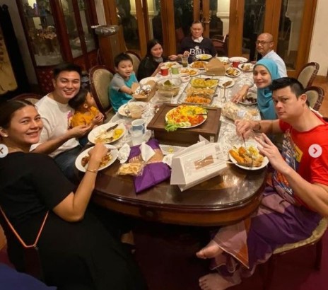 7 Momen ulang tahun Baim Wong, dirayakan secara sederhana