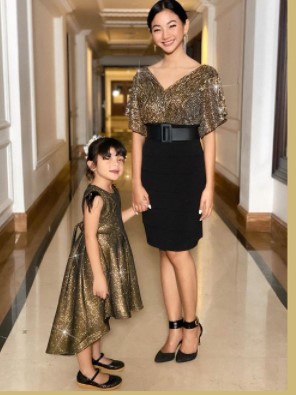 10 Potret pemain Elsa & Reyna Ikatan Cinta di luar syuting, kompak pol