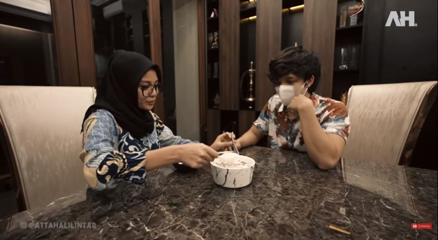 Sembuh dari Covid-19, ini 10 momen Atta beri kejutan pada Aurel