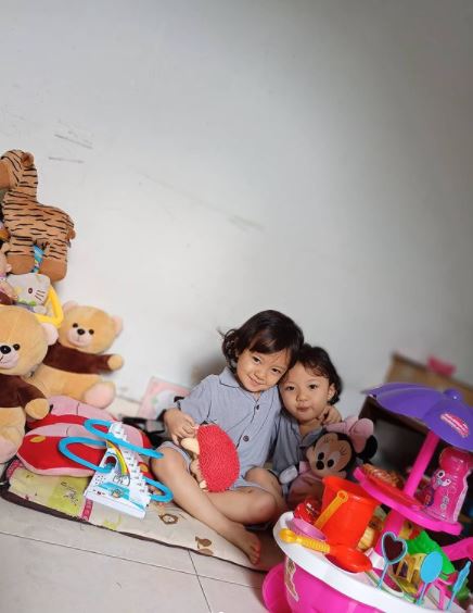 8 Potret si kembar Maria & Naura, seleb TikTok yang kini main sinetron