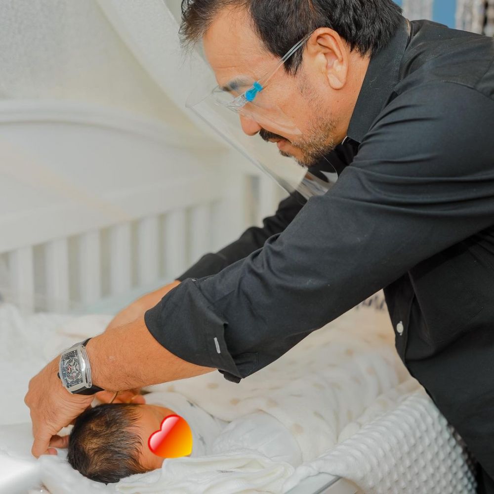 Dikenalkan ke publik, ini 10 momen aqiqah anak kedua Siti Nurhaliza