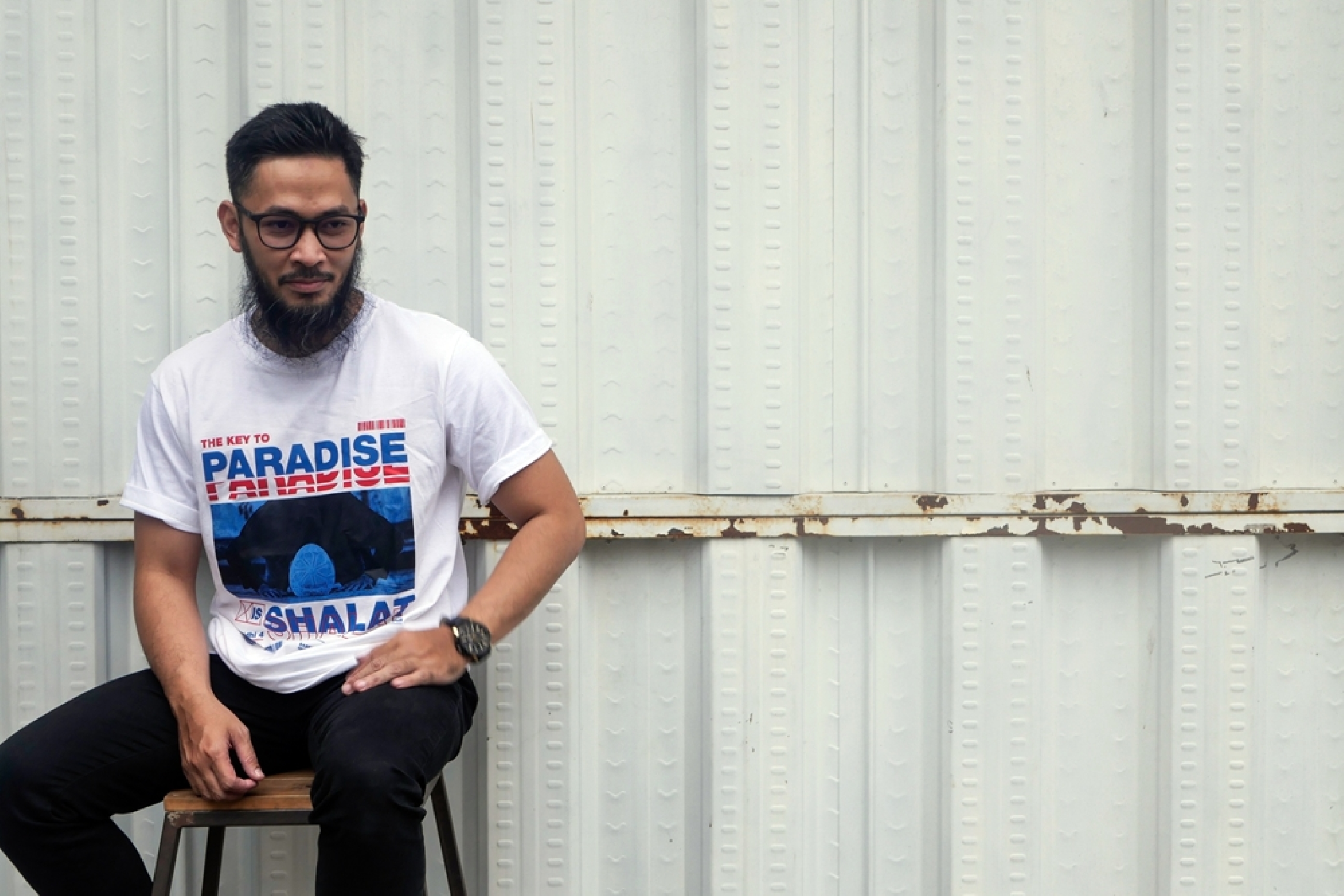 Lama menghilang, eks gitaris Noah ini sibuk beramal & bisnis clothing 