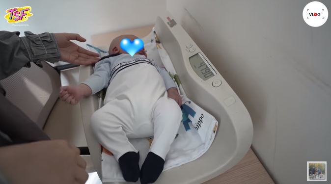 10 Momen anak Zaskia Sungkar disunat, bikin Irwansyah hampir menangis