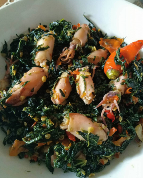 9 Resep menu buka puasa sayur daun singkong pedas, enak & mudah dibuat