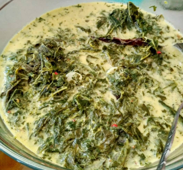 9 Resep menu buka puasa sayur daun singkong pedas, enak & mudah dibuat