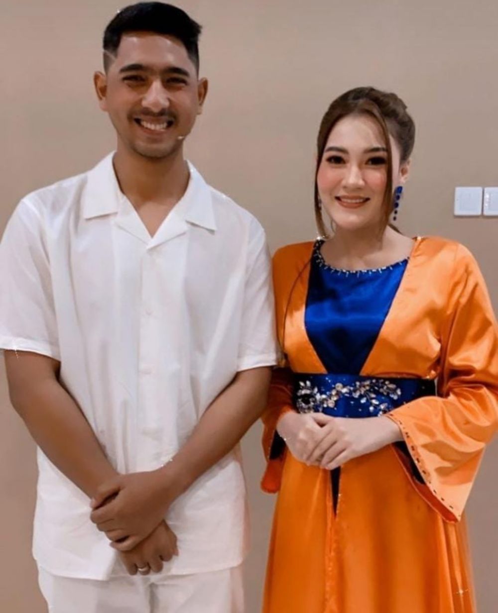 Potret 8 seleb foto bareng pemain Ikatan Cinta, fans berat