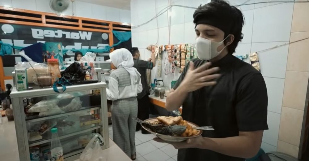 10 Momen Atta & Aurel berbagi di bulan puasa, borong makanan di warteg