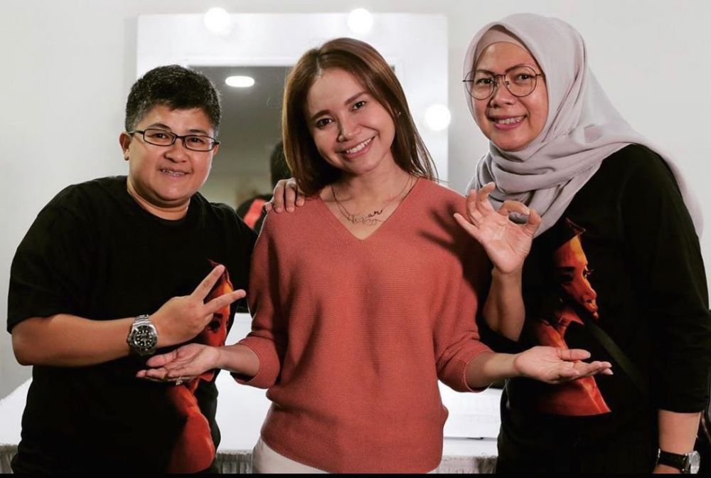 Potret 6 diva Indonesia usia 40-an tanpa makeup, cantiknya natural