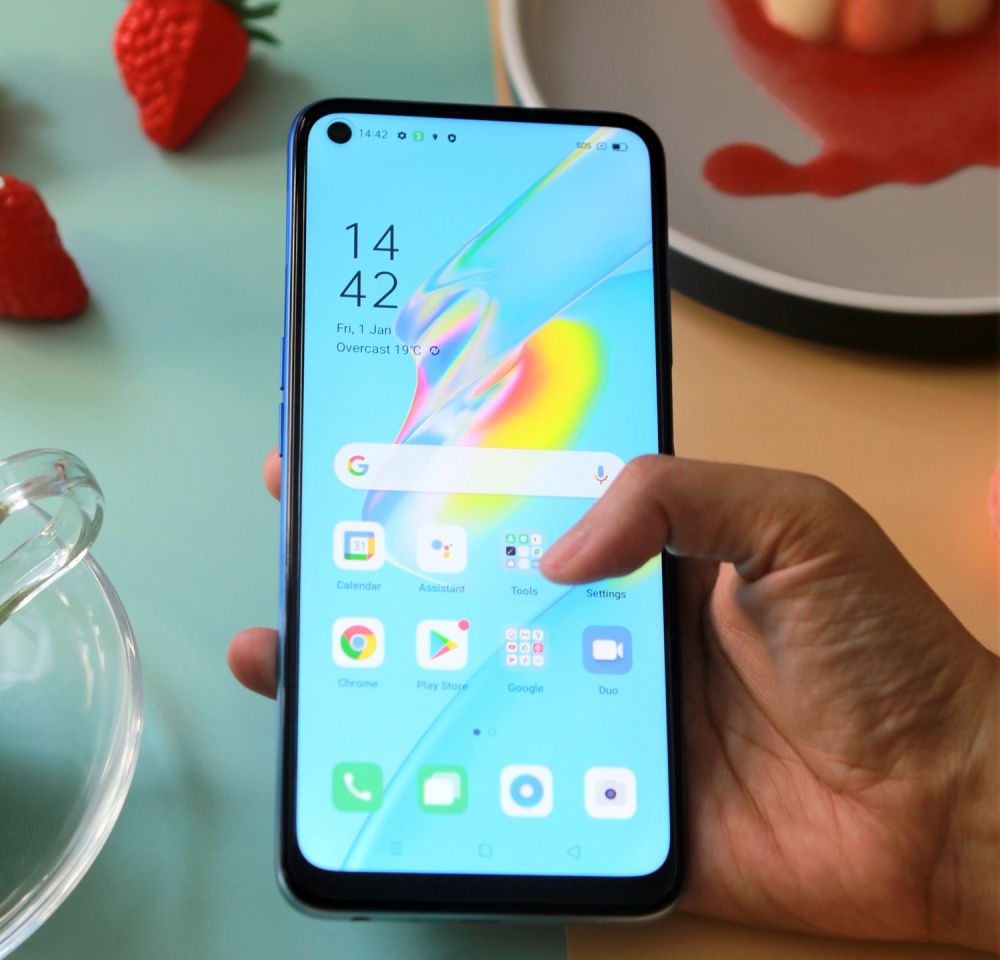 5 Fitur ini wajib ada di smartphone anak muda, biar nggak mati gaya