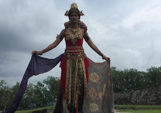 6 Potret Prisia Nasution menari tradisional, luwes dan menawan