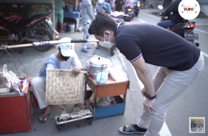 9 Momen Irwansyah & Zaskia ngabuburit ajak Ukkasya, borong jajanan