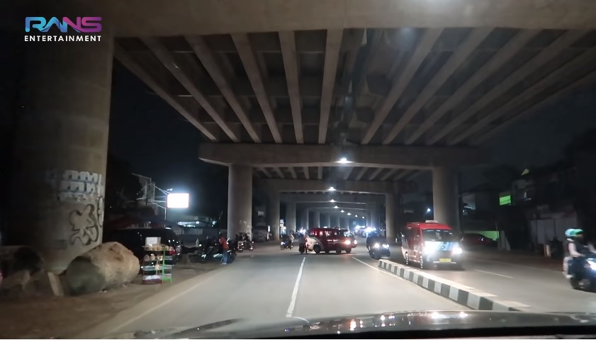 10 Momen Nagita & Raffi siapkan ratusan sembako, dibagi se-Jakarta