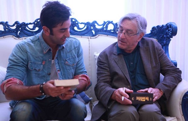 10 Momen aktor Bollywood bertemu idola, Shah Rukh Khan salah tingkah