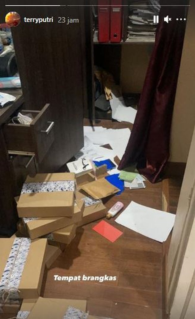 5 Kronologi rumah Terry Putri dibobol maling, isi brankas raib