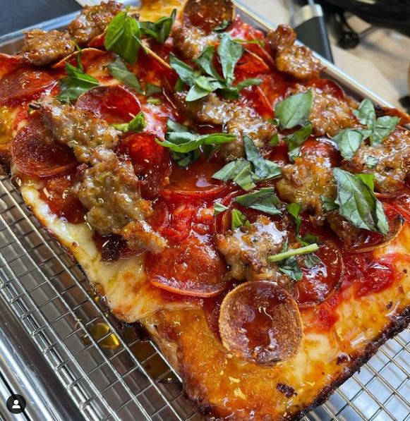 7 Jenis pizza paling populer di dunia, ada yang berbentuk kotak