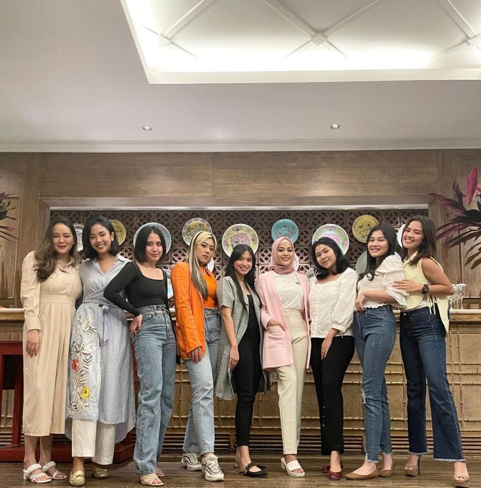 10 Momen Aurel Hermansyah buka bareng teman SMA, curhat usai menikah