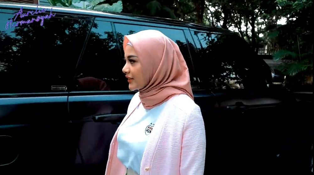 10 Momen Aurel Hermansyah buka bareng teman SMA, curhat usai menikah