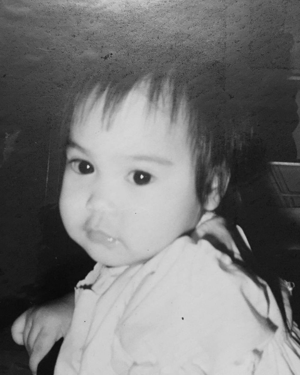 10 Potret masa kecil Caca Tengker, pipi chubby-nya menggemaskan
