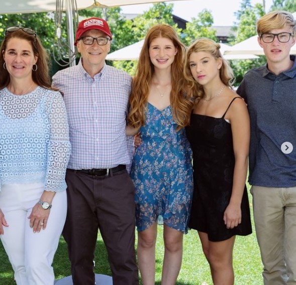 10 Potret kebersamaan Bill Gates dan keluarga, penuh kenangan
