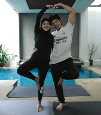Ingin cepat hamil, ini 12 momen Aurel yoga bareng Atta Halilintar