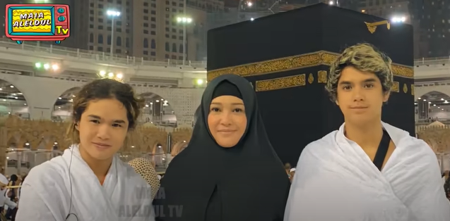 10 Potret Al dan Dul jalani ibadah umrah pertama kali, penuh haru
