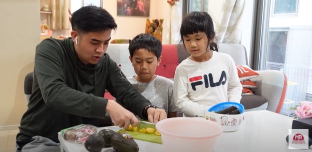 Tinggal di Jepang, ini 8 momen Jerome Polin buat takjil khas Indonesia