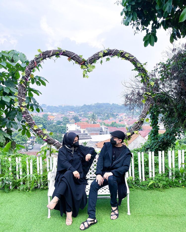 6 Potret restoran ibunda Syahrini, desainnya Instagramable