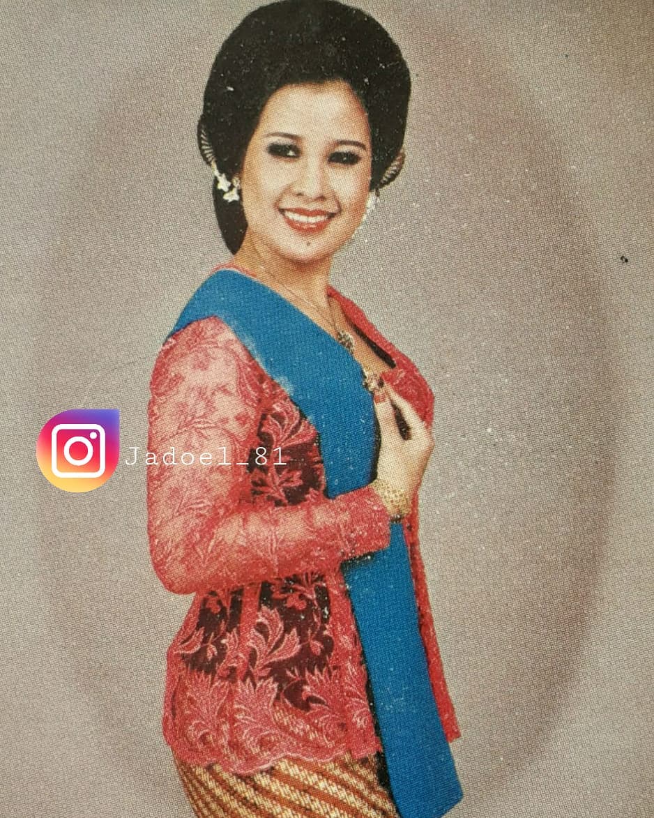 Potret lawas 8 penyanyi cantik jadi model kalender, curi perhatian