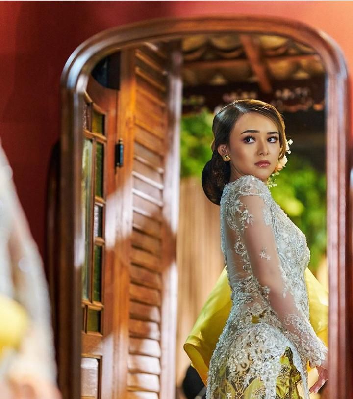 Gaya anggun 10 aktris FTV Suara Hati Istri pakai kebaya, elegan banget