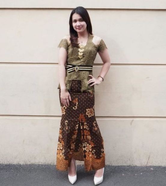 Gaya anggun 10 aktris FTV Suara Hati Istri pakai kebaya, elegan banget