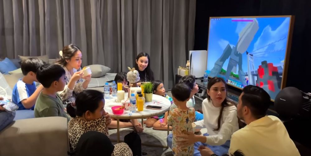 10 Momen syukuran rumah baru Nisya Ahmad, dirayakan sekeluarga