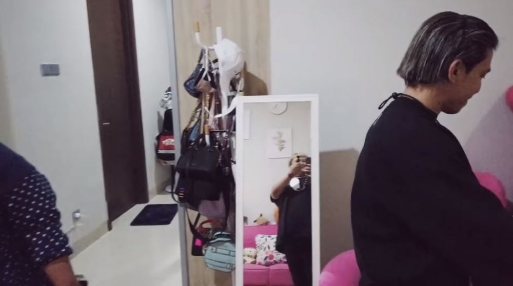 8 Potret kamar Frislly kekasih Jordi Onsu, penuh pernak-pernik pink