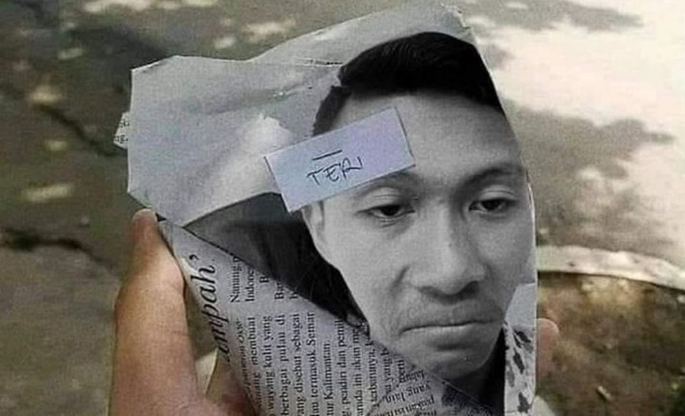 10 Potret nyeleneh wajah orang di bungkus makanan, bikin cekikikan