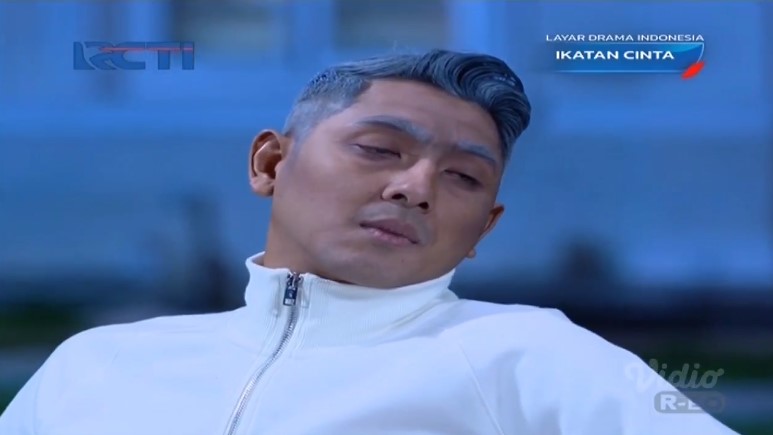 10 Potret Arya Saloka dan Amanda Manopo dandan jadi tua, bikin baper