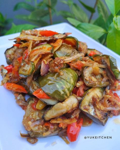 8 Resep olahan terong bulat rumahan, sederhana dan lezat