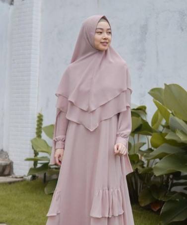 Potret 10 artis berdarah Tionghoa rayakan Lebaran