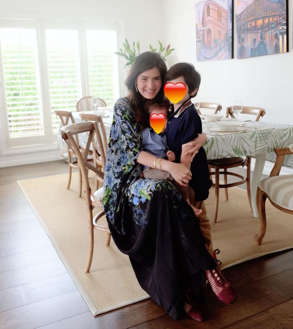 Tak bisa mudik, 8 seleb ini rayakan Idul Fitri 2021 di luar negeri